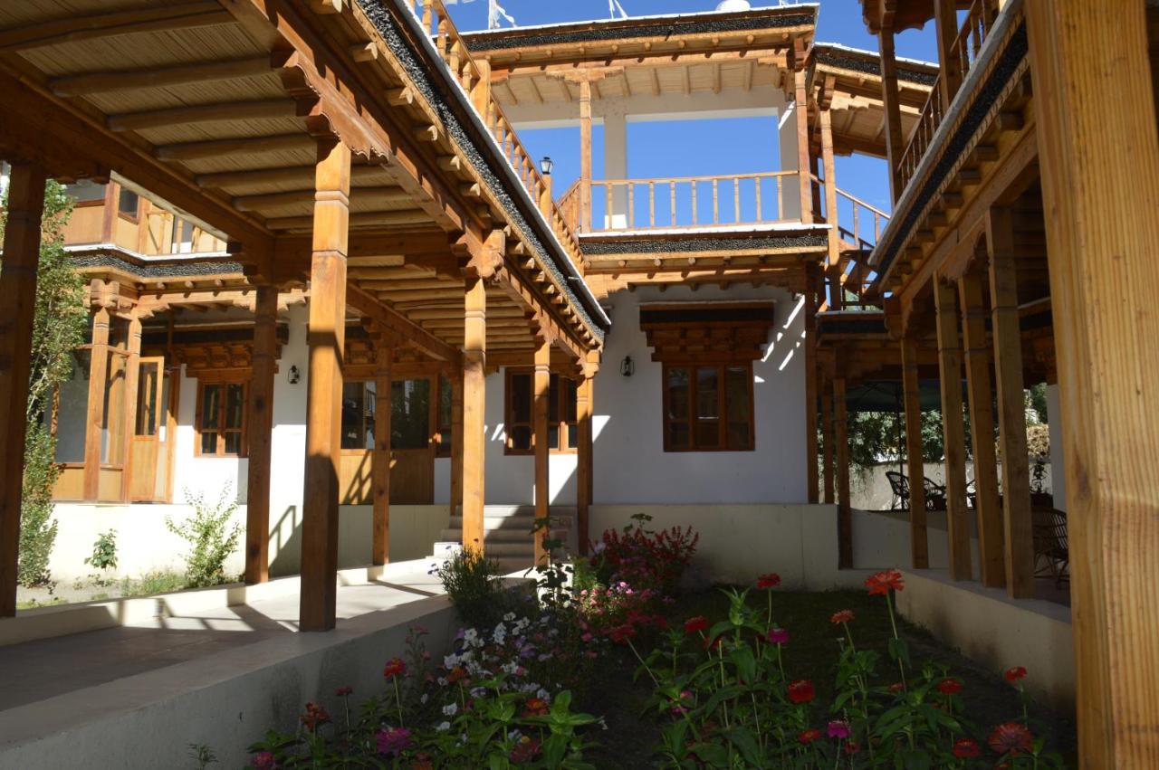 Lha-Ri-Sa Resort Leh Exterior foto